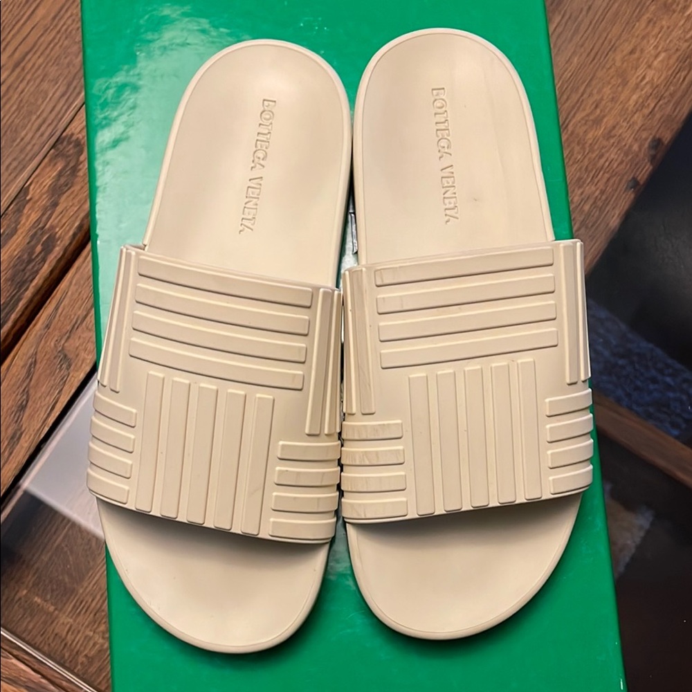 Bottega Veneta Cream Slides